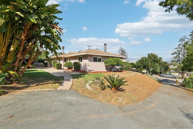 9070 Paradise Park Dr, Lakeside, CA 92040