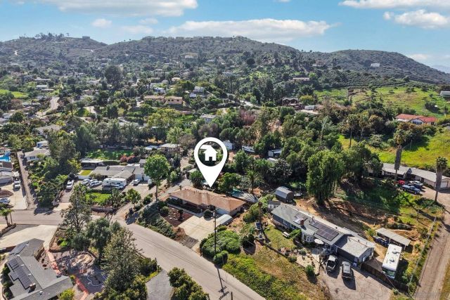 9070 Paradise Park Dr, Lakeside, CA 92040