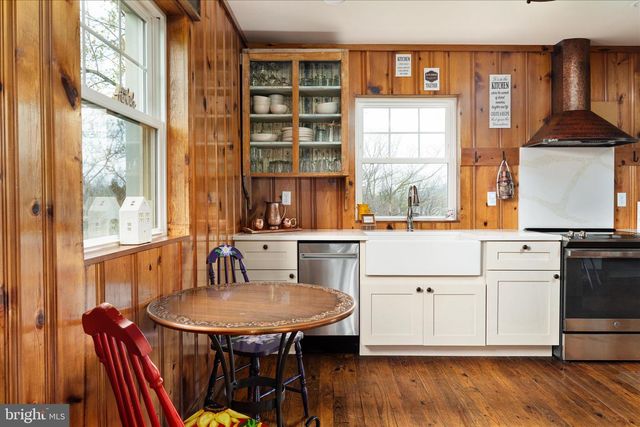 8735 SMITH CREEK RD, New Market, VA 22844