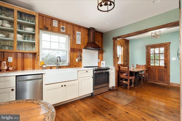 8735 SMITH CREEK RD, New Market, VA 22844