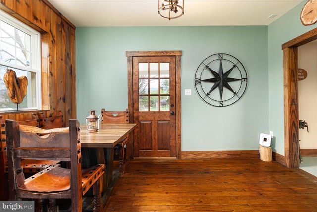 8735 SMITH CREEK RD, New Market, VA 22844