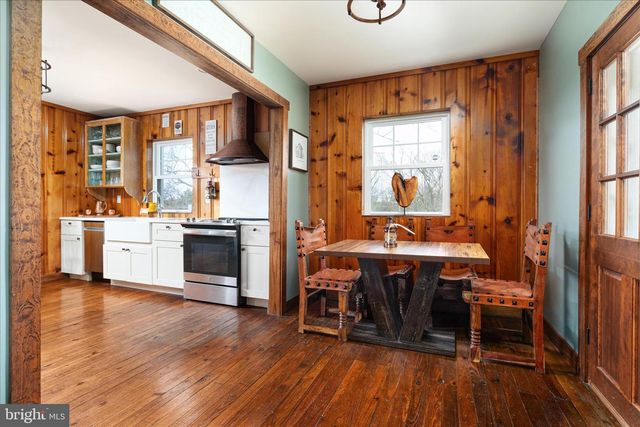 8735 SMITH CREEK RD, New Market, VA 22844