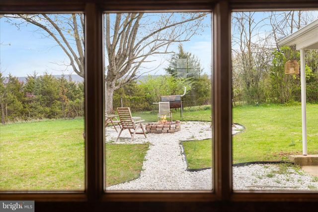 8735 SMITH CREEK RD, New Market, VA 22844