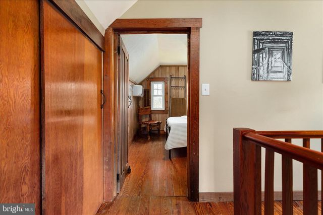 8735 SMITH CREEK RD, New Market, VA 22844