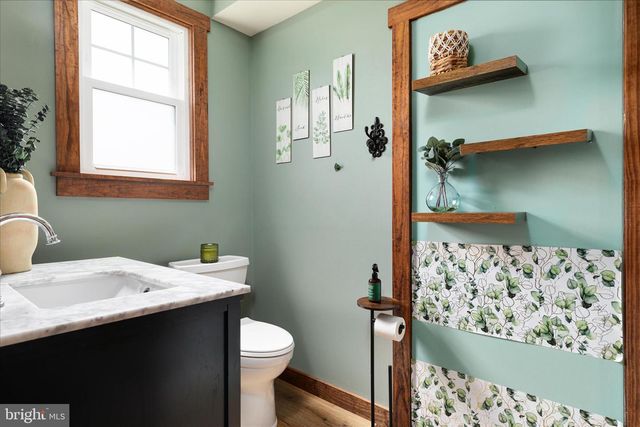 8735 SMITH CREEK RD, New Market, VA 22844