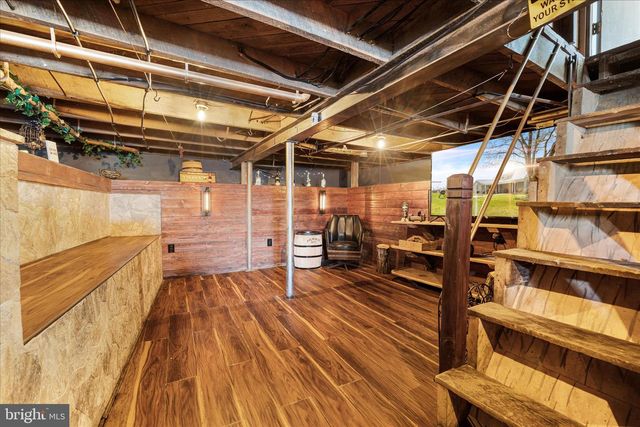 8735 SMITH CREEK RD, New Market, VA 22844