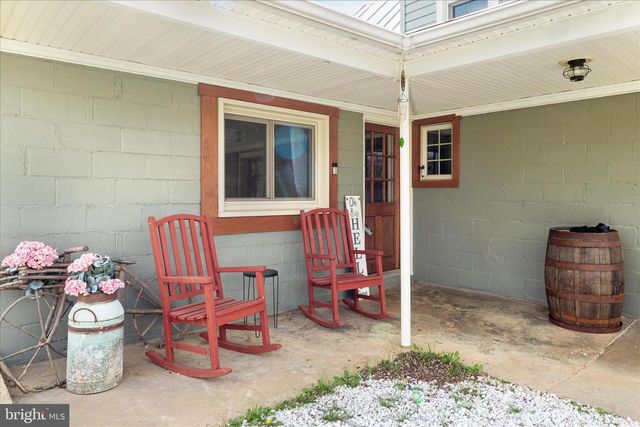 8735 SMITH CREEK RD, New Market, VA 22844