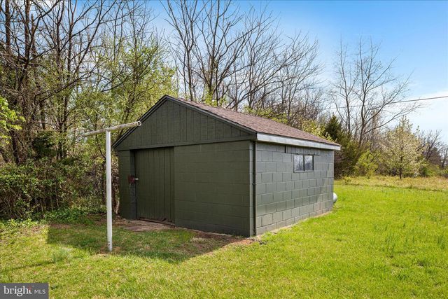 8735 SMITH CREEK RD, New Market, VA 22844