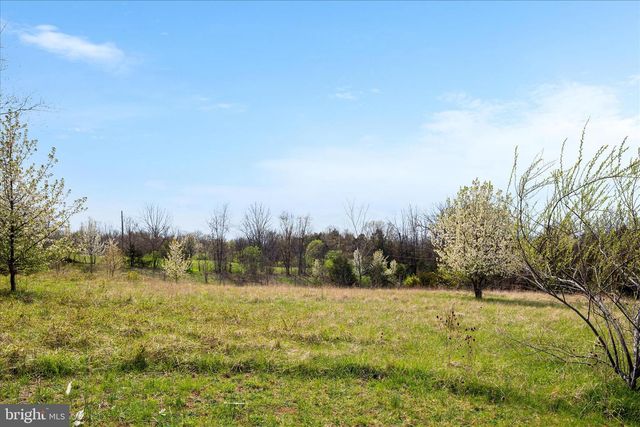 8735 SMITH CREEK RD, New Market, VA 22844