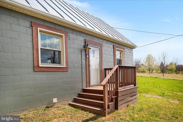 8735 SMITH CREEK RD, New Market, VA 22844