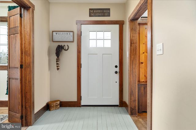 8735 SMITH CREEK RD, New Market, VA 22844