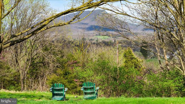 8735 SMITH CREEK RD, New Market, VA 22844