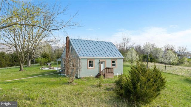 8735 SMITH CREEK RD, New Market, VA 22844