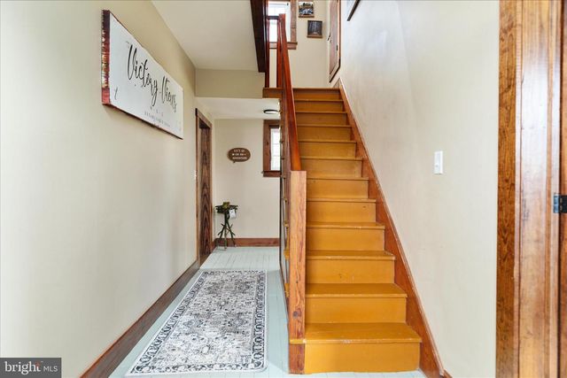 8735 SMITH CREEK RD, New Market, VA 22844