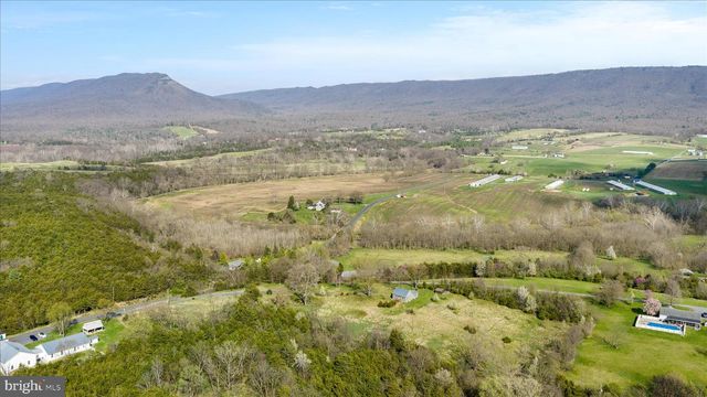 8735 SMITH CREEK RD, New Market, VA 22844