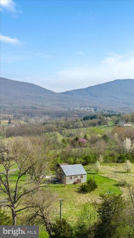 8735 SMITH CREEK RD, New Market, VA 22844