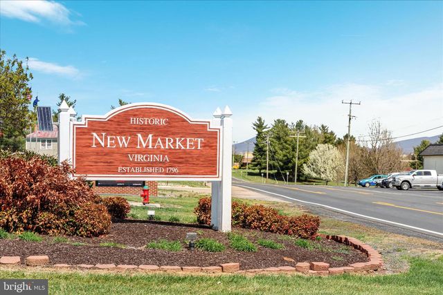 8735 SMITH CREEK RD, New Market, VA 22844