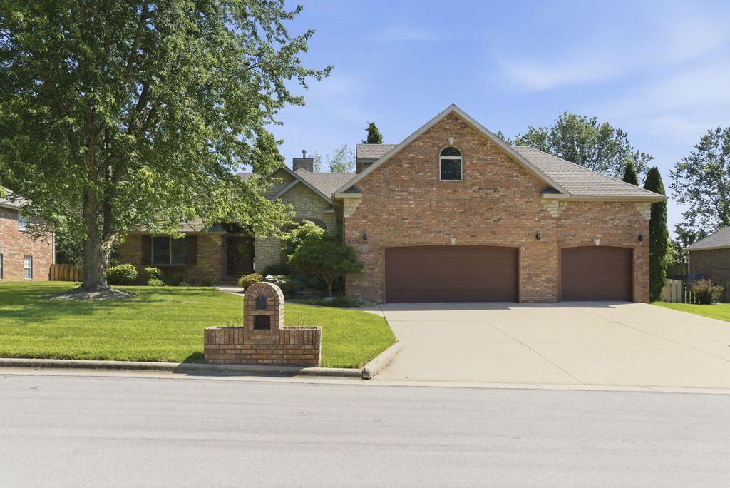 4212 Green Haven Drive, Nixa, MO 65714