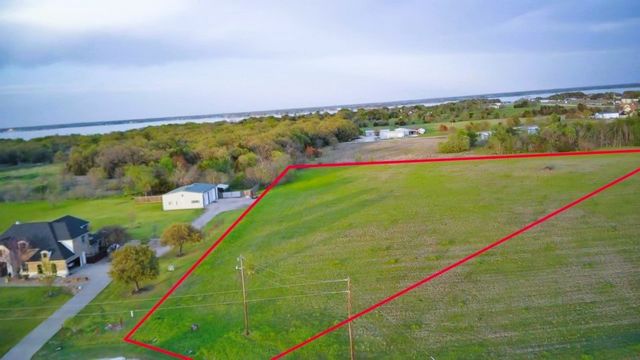 285 Cowboy dr, Corsicana, TX 75109