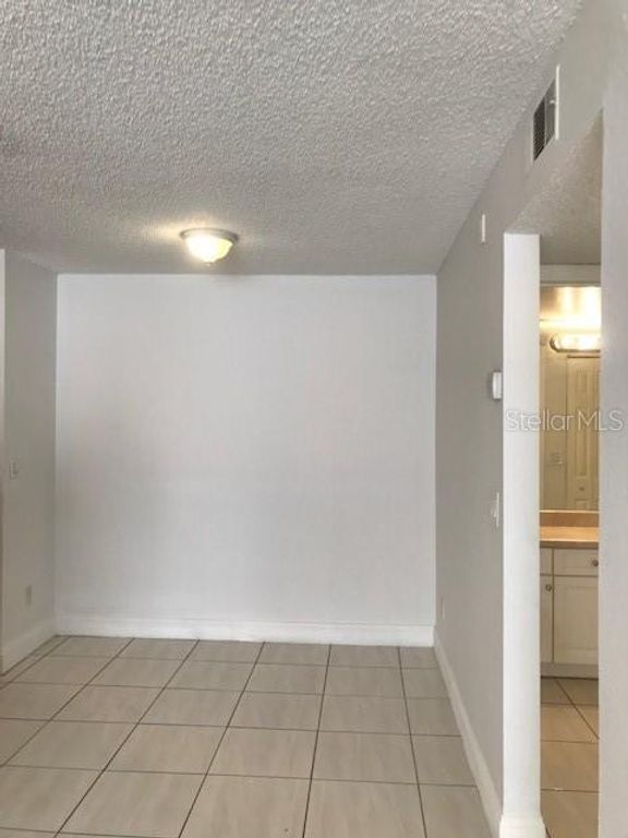 Image 9 of property listing at Address unavailable.