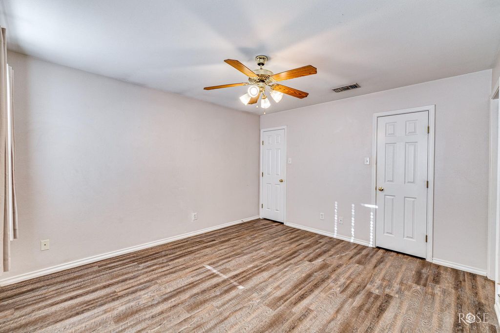Image 14 of property listing at 1210 Guthrie Street, San Angelo, TX 76901