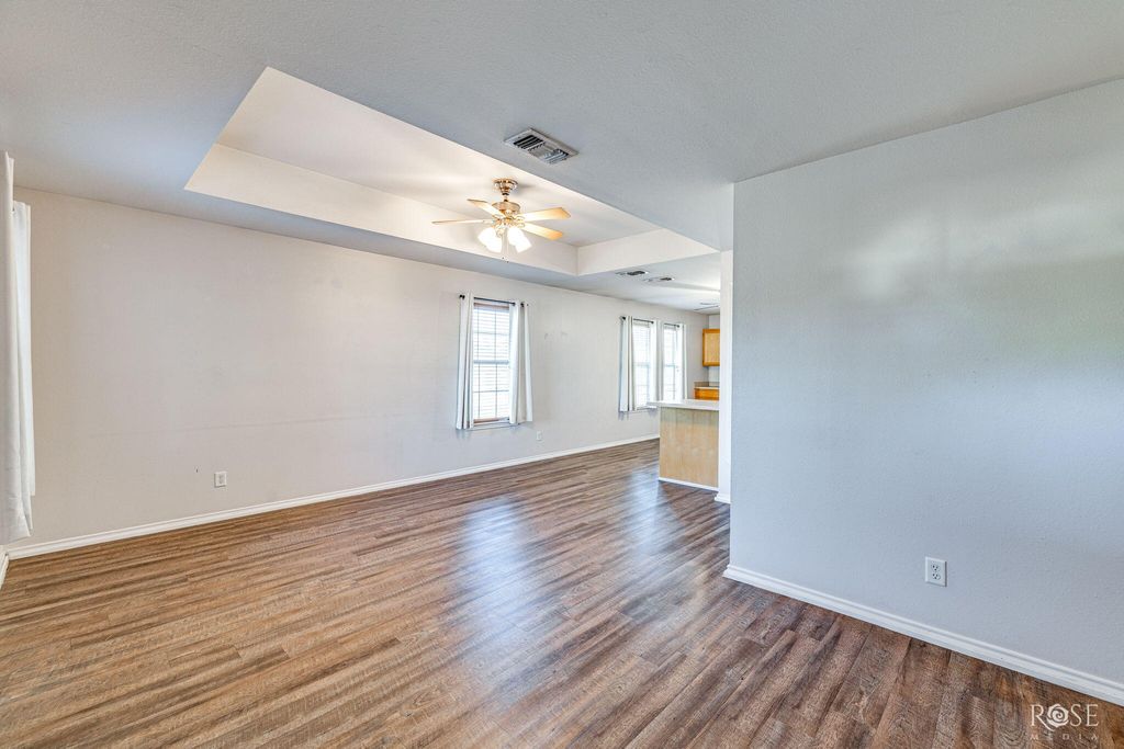 Image 5 of property listing at 1210 Guthrie Street, San Angelo, TX 76901