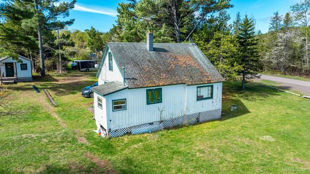77 Brockway Avenue, Copper Harbor, MI 49918