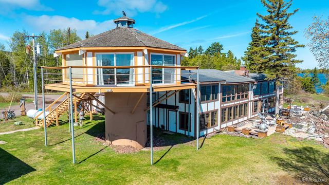 77 Brockway Avenue, Copper Harbor, MI 49918
