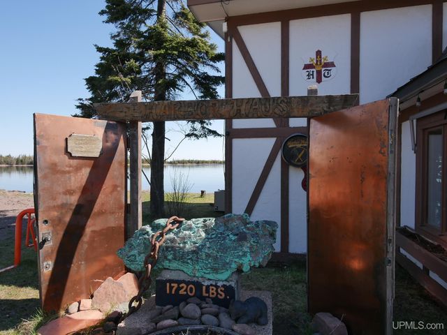 77 Brockway Avenue, Copper Harbor, MI 49918