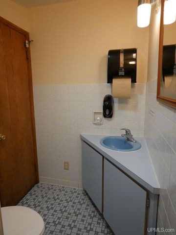 77 Brockway Avenue, Copper Harbor, MI 49918