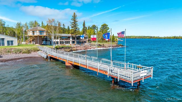 77 Brockway Avenue, Copper Harbor, MI 49918