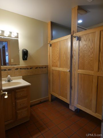 77 Brockway Avenue, Copper Harbor, MI 49918