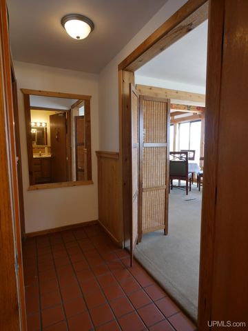 77 Brockway Avenue, Copper Harbor, MI 49918