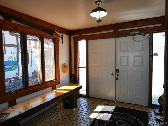 77 Brockway Avenue, Copper Harbor, MI 49918