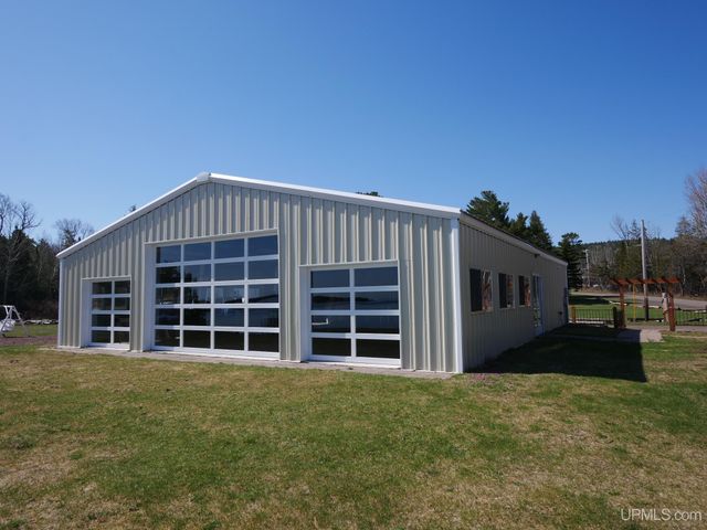 77 Brockway Avenue, Copper Harbor, MI 49918