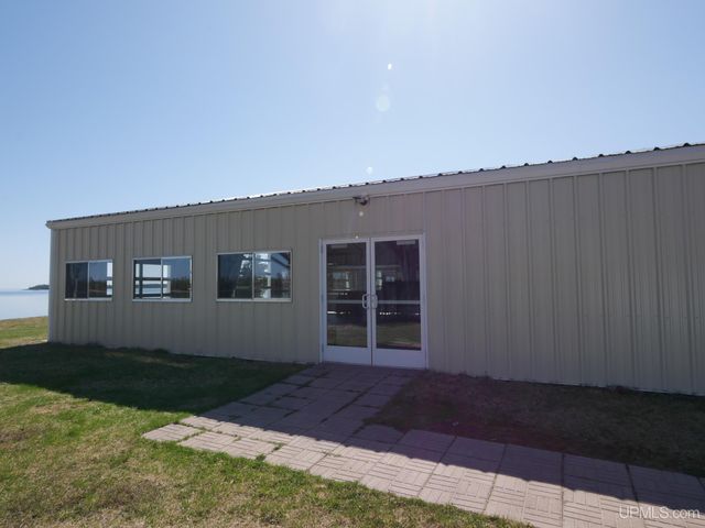 77 Brockway Avenue, Copper Harbor, MI 49918