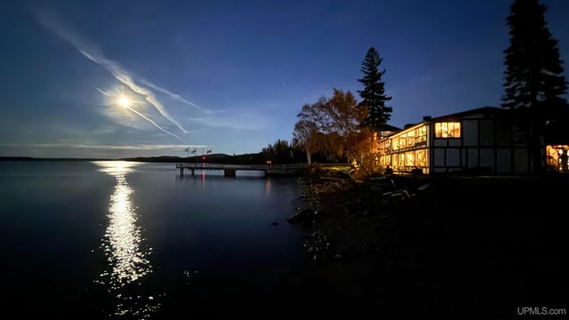 77 Brockway Avenue, Copper Harbor, MI 49918