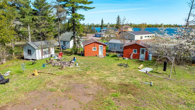 77 Brockway Avenue, Copper Harbor, MI 49918