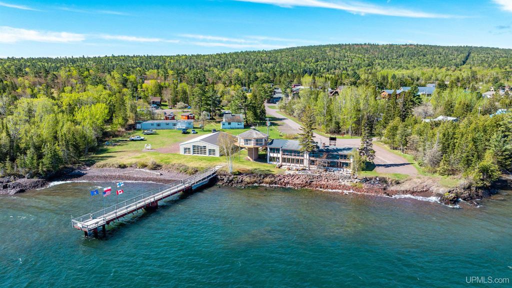 77 Brockway Avenue, Copper Harbor, MI 49918