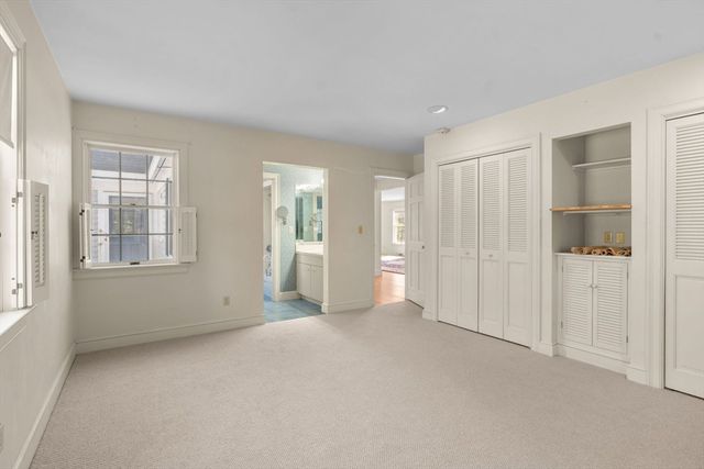 92 Wianno Cir, Barnstable, MA 02655