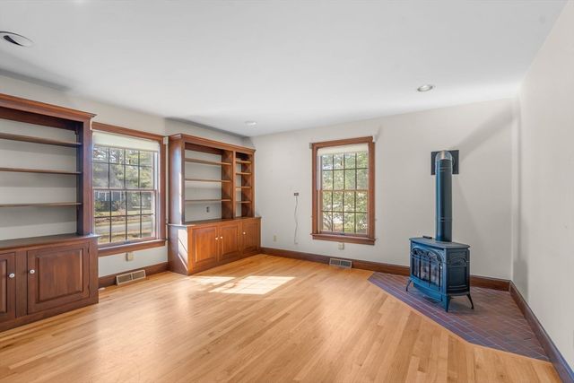 92 Wianno Cir, Barnstable, MA 02655