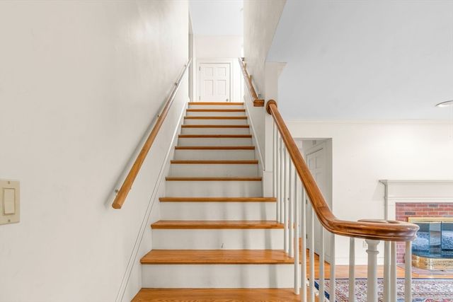 92 Wianno Cir, Barnstable, MA 02655