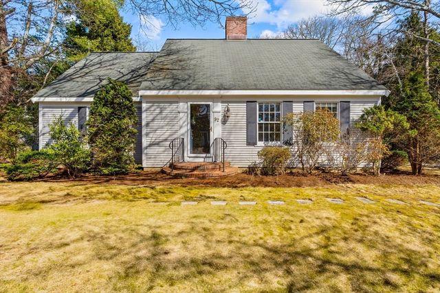 92 Wianno Cir, Barnstable, MA 02655