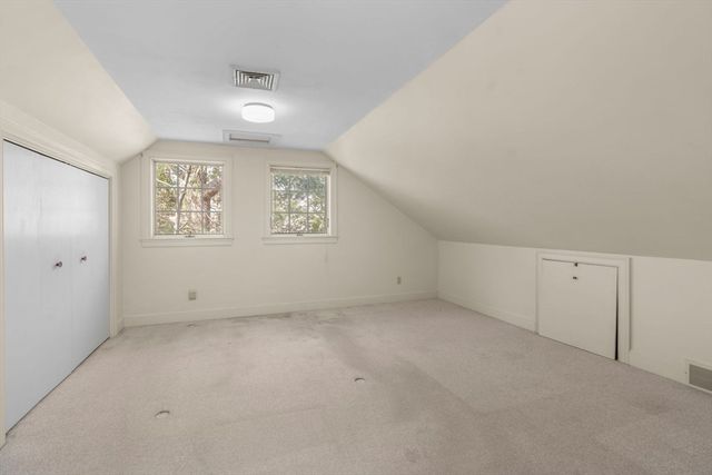 92 Wianno Cir, Barnstable, MA 02655