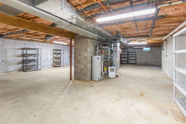 92 Wianno Cir, Barnstable, MA 02655