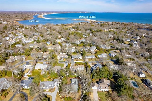 92 Wianno Cir, Barnstable, MA 02655