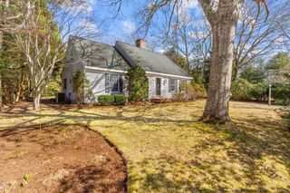 92 Wianno Cir, Barnstable, MA 02655