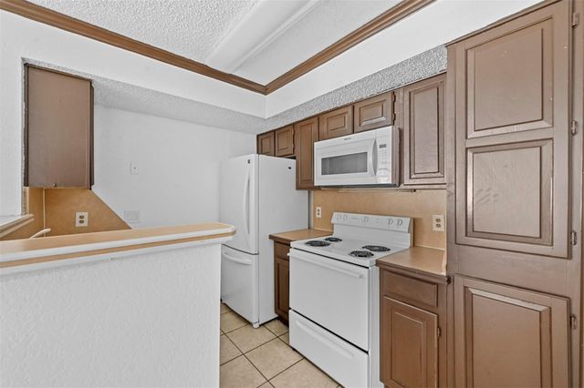 2314 Bamboo Drive I103, Arlington, TX 76006