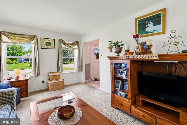 102 HEATHER HILL DR, Downingtown, PA 19335