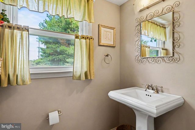 102 HEATHER HILL DR, Downingtown, PA 19335